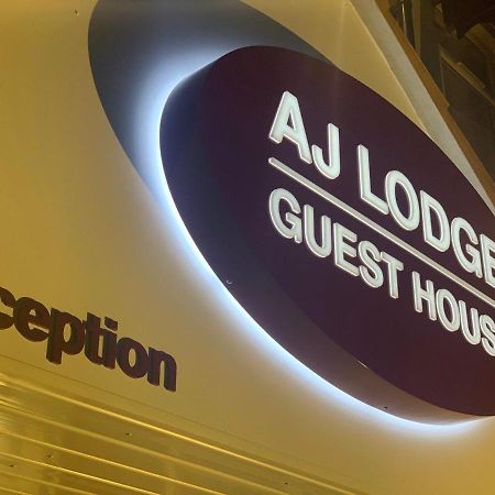 Aj Lodge Slough Exterior foto